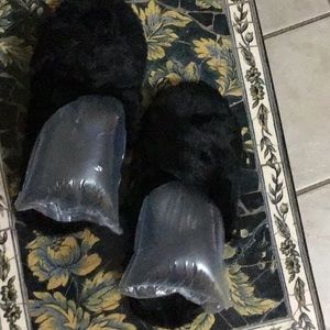 Fuzzy Faux Fur Slippers Black / S
